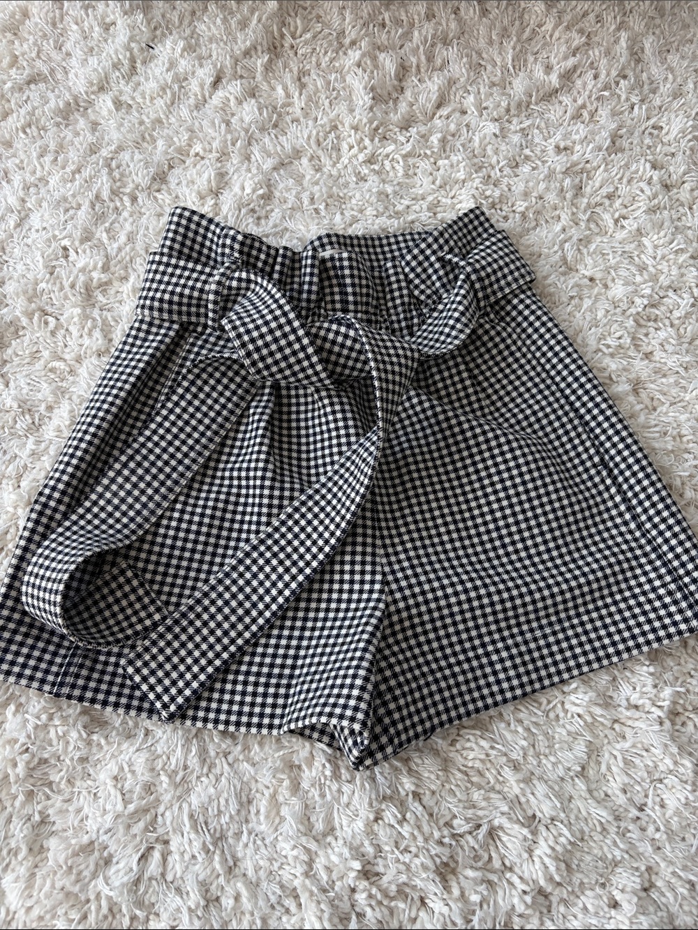 Wilfred Black & White Gingham High-Waist Tie-Front Shorts